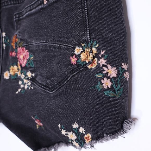 DRIFTWOOD Connie Shorts Whiplash Black Floral Embroidered Denim Women's 26 - Picture 8 of 11